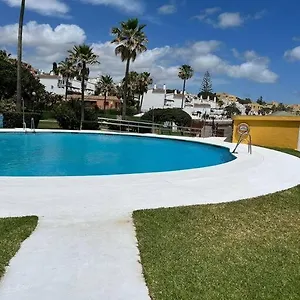 Aan Boulevard En Zwembad Sitio de Calahonda